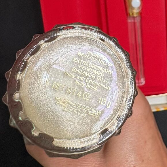 Giorgio Beverly Hills Extraordinary Shimmer talc Perfume and Brush Boxed set NIB - Picture 2 of 8